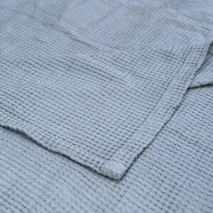 Organic Cotton Waffle Throw Blanket: Lightweight Breathable Bedding